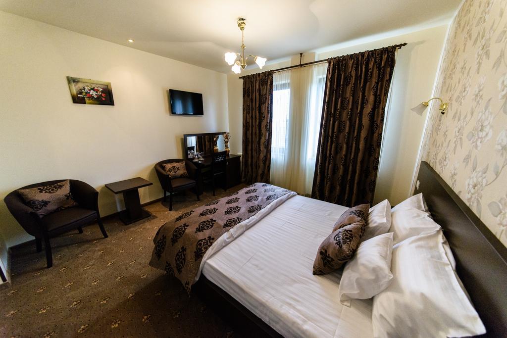 Hotel Miky Αράντ Δωμάτιο φωτογραφία