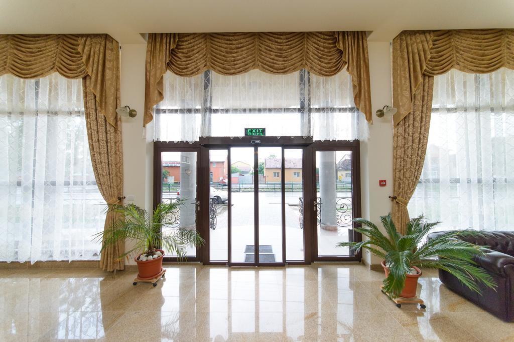 Hotel Miky Αράντ Εξωτερικό φωτογραφία